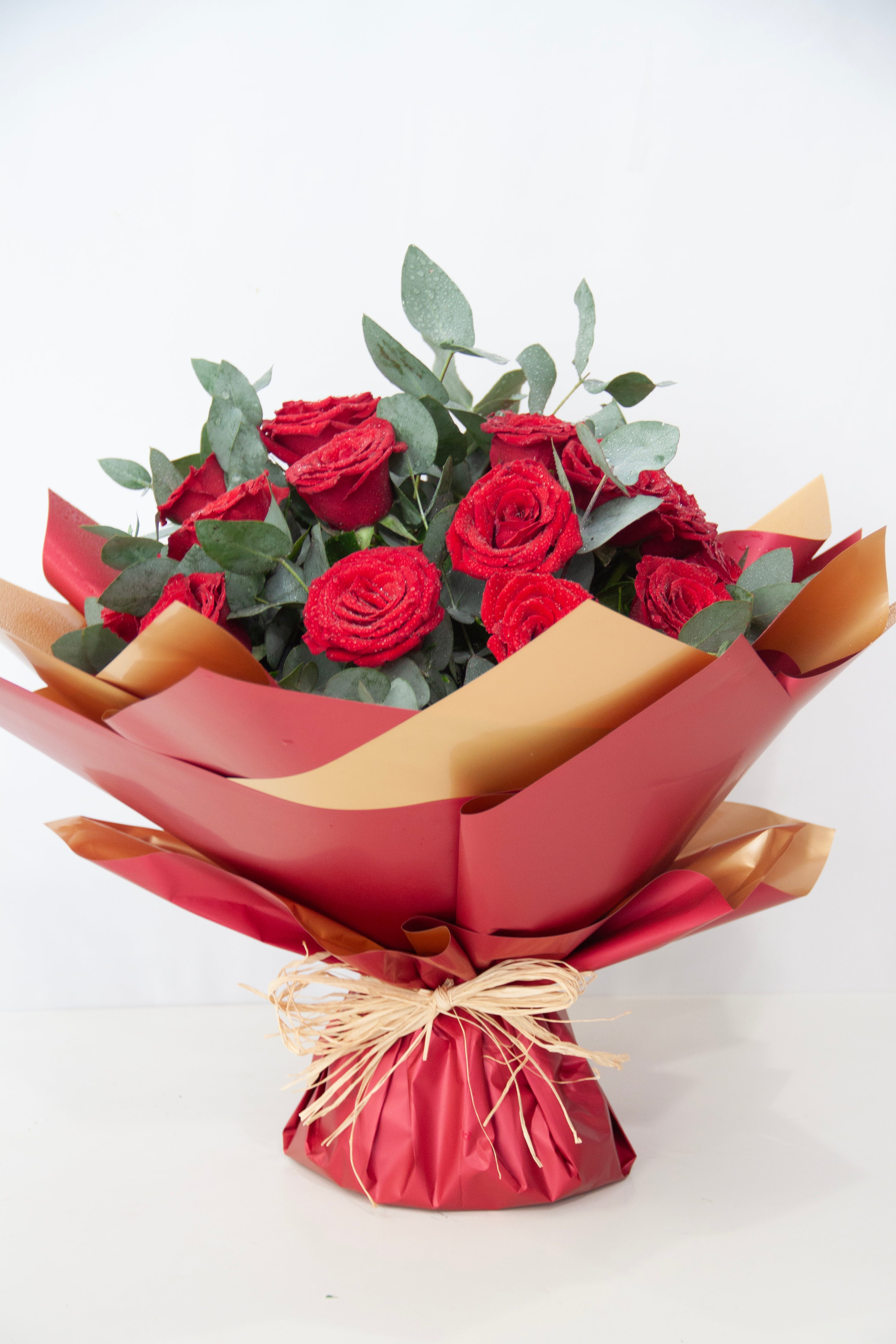 Classic Red rose bouquet – Tabrah Flowers