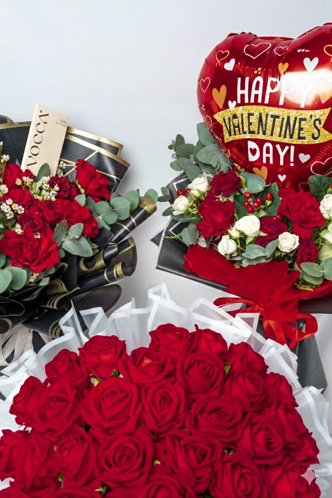 The Perfect Surprise - Valentine bouquet with balloon